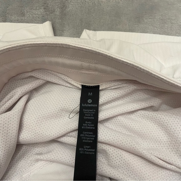 Lululemon T.H.E. Short *9" Updated White 21957 - Picture 6 of 13
